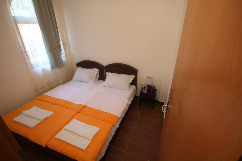 Apartments Olga Virpazar Bagian luar foto