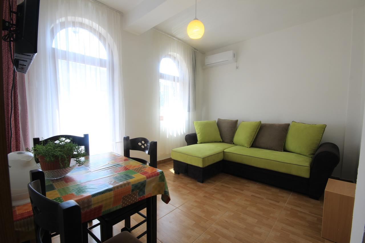 Apartments Olga Virpazar Bagian luar foto